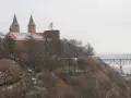 Zamek w Płocku, niegdyś stolicy Polski, góruje nad Wisłą. Zima otuliła go śniegiem.