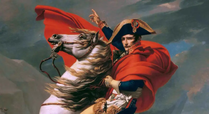 Napoleon na białym koniu, w czerwonej pelerynie, wskazuje drogę. To jedno z wielu dzieł sztuki przykłady ukazujących potęgę.