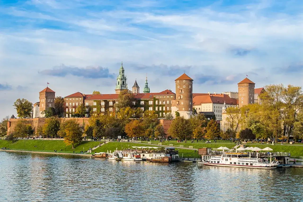 Zamek Kr&oacute;lewski na Wawelu, symbol Krakowa, przypomina o jego bogatej historii. Ile lat ma Krak&oacute;w? Tysiąc!